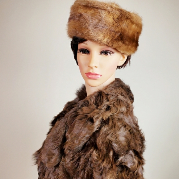 SOLD curly lamb fur coat - Picture 4 of 16